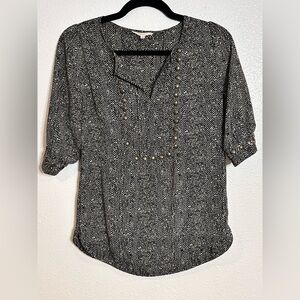 41 Hawthorn Monochrome Patterned Blouse With Metal Accents Size XS